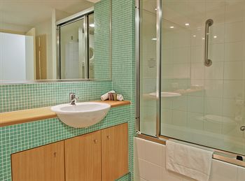 Oaks Waterfront Resort - The Entrance - Accommodation Tasmania 2