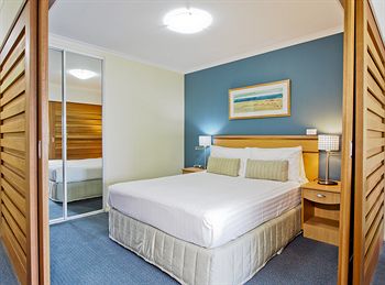 Oaks Waterfront Resort - The Entrance - Accommodation Tasmania 3