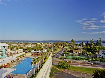 Oaks Waterfront Resort - The Entrance - Accommodation Tasmania 5