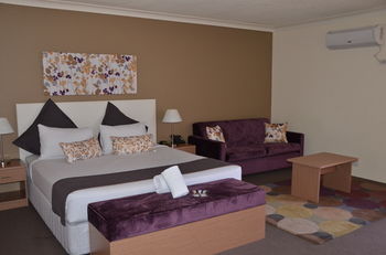Country Comfort Hunts Liverpool - Accommodation Tasmania 4