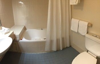 Country Comfort Hunts Liverpool - Accommodation Tasmania 51