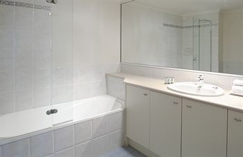 Macquarie Lodge Apartments - Accommodation Tasmania 40