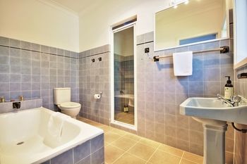 Dolphin Sands - Accommodation Tasmania 5