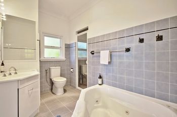 Dolphin Sands - Accommodation Tasmania 7
