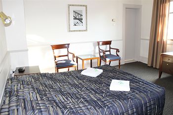 Royal Exhibition Hotel - Accommodation Tasmania 0