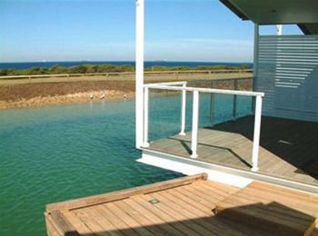 Caves Beachside Hotel - Accommodation Tasmania 2