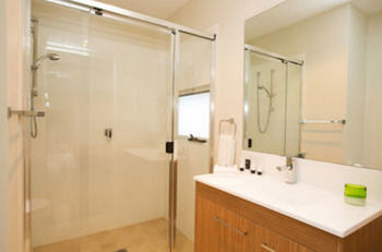 Caves Beachside Hotel - Accommodation Tasmania 9