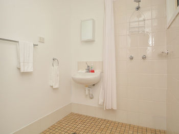 Madigan Wine Country Cottages - Accommodation Tasmania 21