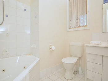 Madigan Wine Country Cottages - Accommodation Tasmania 23