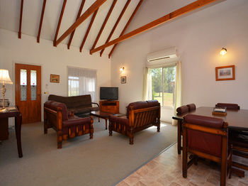 Madigan Wine Country Cottages - Accommodation Tasmania 44