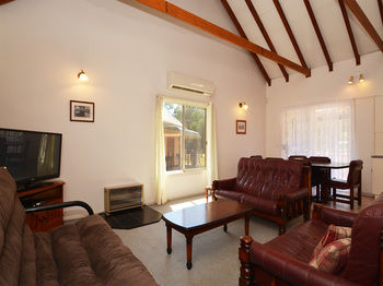 Madigan Wine Country Cottages - Accommodation Tasmania 48