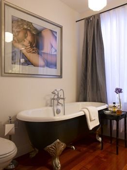 Andre's Mews Luxury Serviced Apartments - Accommodation Tasmania 3