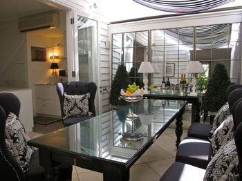 Andre's Mews Luxury Serviced Apartments - Accommodation Tasmania 4
