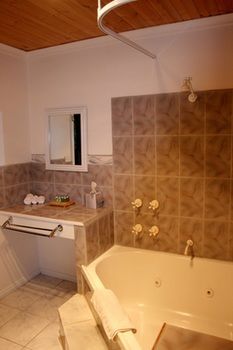 Hill 'N' Dale Farm Cottages - Accommodation Tasmania 20