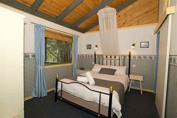 Hill 'N' Dale Farm Cottages - Accommodation Tasmania 18