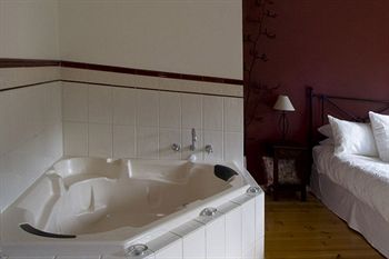 Cottages At Monreale - Accommodation Tasmania 47