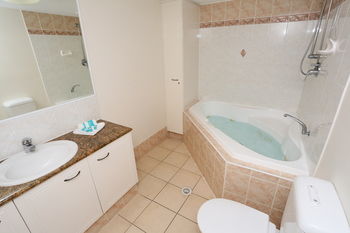 San Marino By The Sea Apartments - Accommodation Tasmania 16