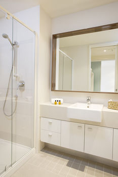 Melbourne Short Stay Apartments On Whiteman - Accommodation Tasmania 0