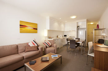 Melbourne Short Stay Apartments On Whiteman - Accommodation Tasmania 15