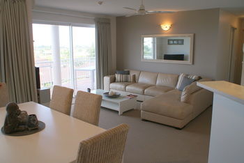 Beachside Resort - Kawana Waters - Accommodation Tasmania 8