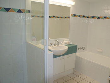 Beachside Resort - Kawana Waters - Accommodation Tasmania 17