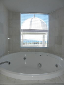 Beachside Resort - Kawana Waters - Accommodation Tasmania 32