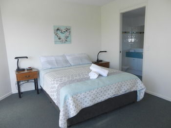 Beachside Resort - Kawana Waters - Accommodation Tasmania 46