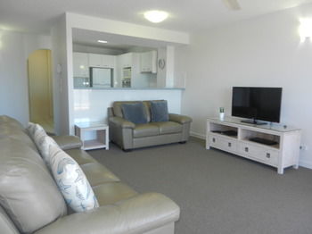 Beachside Resort - Kawana Waters - Accommodation Tasmania 49