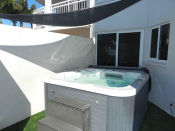 Beachside Resort - Kawana Waters - Accommodation Tasmania 52