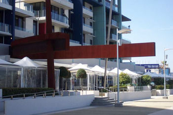 AKOM Docklands - Accommodation Tasmania 3