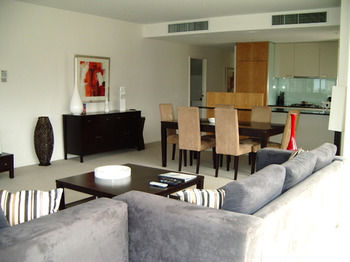 AKOM Docklands - Accommodation Tasmania 6