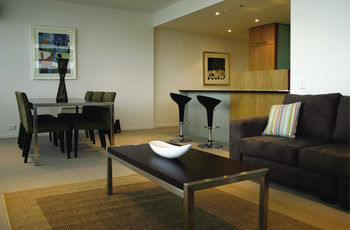 AKOM Docklands - Accommodation Tasmania 11