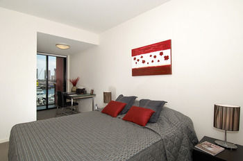 AKOM Docklands - Accommodation Tasmania 12