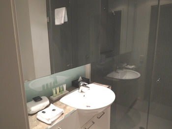 AKOM Docklands - Accommodation Tasmania 15