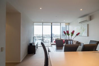 AKOM Docklands - Accommodation Tasmania 22