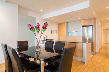 AKOM Docklands - Accommodation Tasmania 23