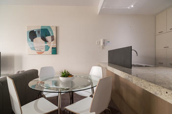 AKOM Docklands - Accommodation Tasmania 45