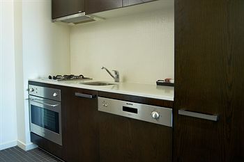 City Edge Serviced Apartments East Melbourne - Accommodation Tasmania 14