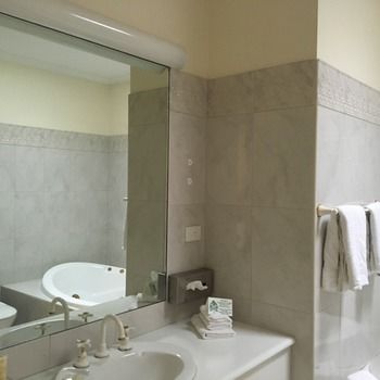 Eltham Gateway Hotel - Accommodation Tasmania 3