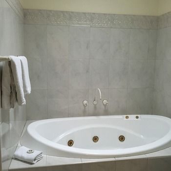Eltham Gateway Hotel - Accommodation Tasmania 16