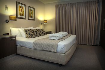 Eltham Gateway Hotel - Accommodation Tasmania 0