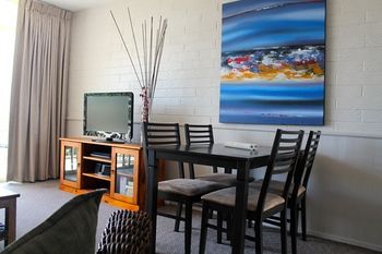 Surf Dance - Accommodation Tasmania 5