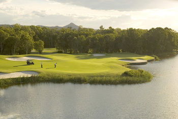 Noosa Springs Golf Resort & Spa - Accommodation Tasmania 11