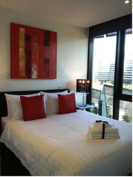Docklands Executive Apartments - Accommodation Tasmania 1