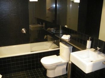 Docklands Executive Apartments - Accommodation Tasmania 40