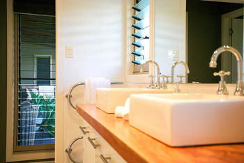 Lilies Luxury Retreats - Accommodation Tasmania 28