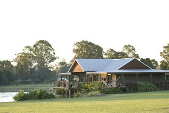 Lilies Luxury Retreats - Accommodation Tasmania 8