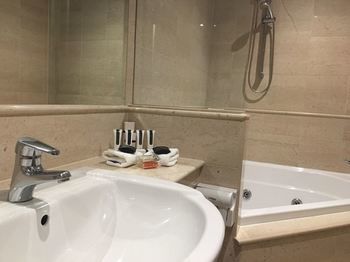 Kimberley Gardens Hotel & Serviced Apartments - Accommodation Tasmania 7