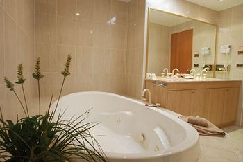 The Hermitage Motel - Accommodation Tasmania 4