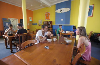 Bondi Beachouse Backpackers YHA - Hostel/Backpacker - Accommodation Tasmania 1